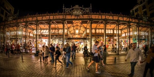 El Mercado de San Miguel: Entre Turistas, Gambas y Recuerdos de Hojalata