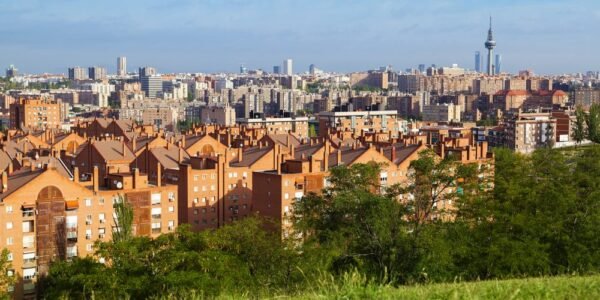 Parque del Cerro del Tío Pío: El secreto mejor guardado de Vallecas que te robará el aliento