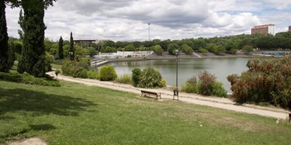 Parque Pradolongo: El Gran Desconocido de Madrid que Roba el Corazón