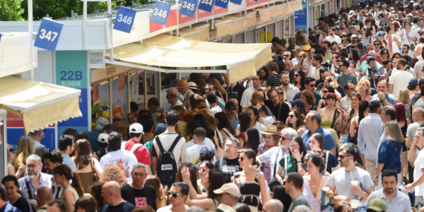 La Feria del Libro de Madrid 2026: Mi Día Perfecto en el Retiro (Y Cómo Disfrutarlo Sin Pagar)