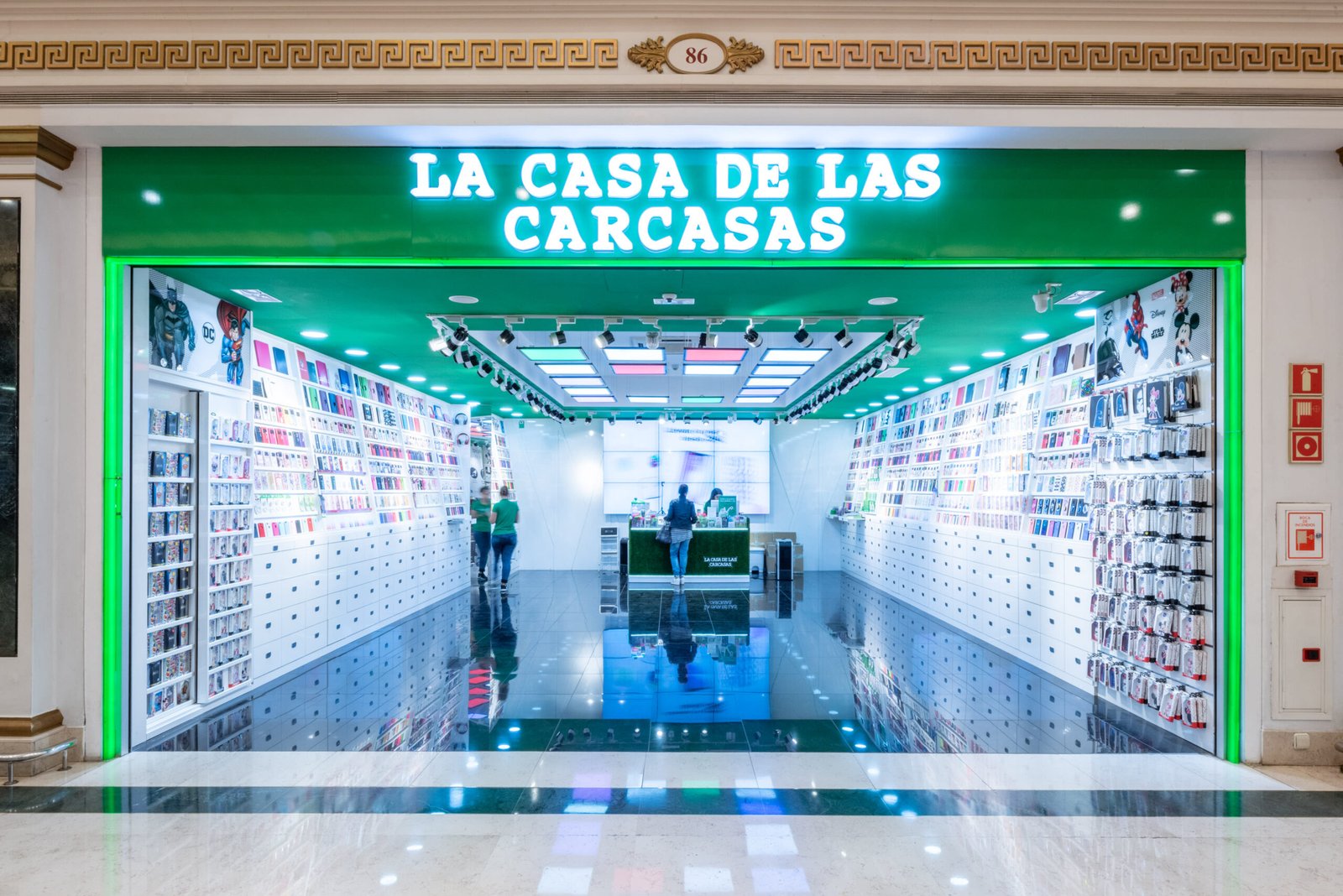 trabaja en la casa de las carcasas