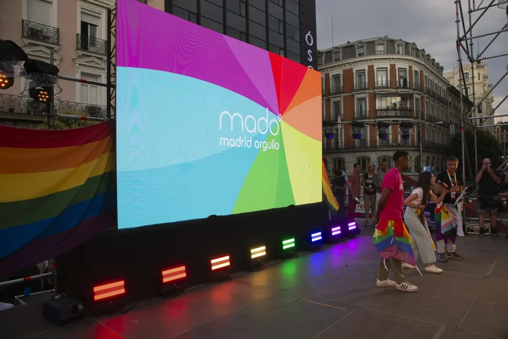 escenario-plaza-pedro-zerolo
