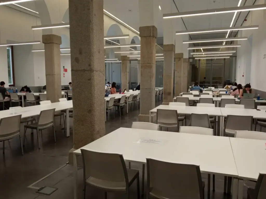 Biblioteca Benito Pérez Galdós en Conde Duque
