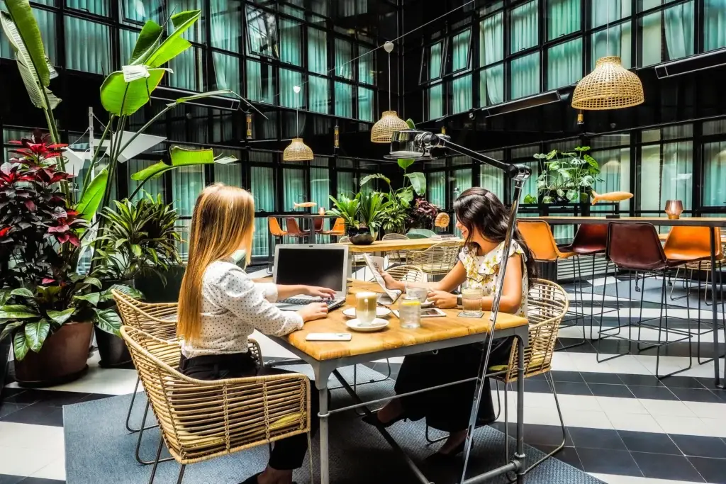 biblioteca-san-fermin-mesas-wifi-gratis