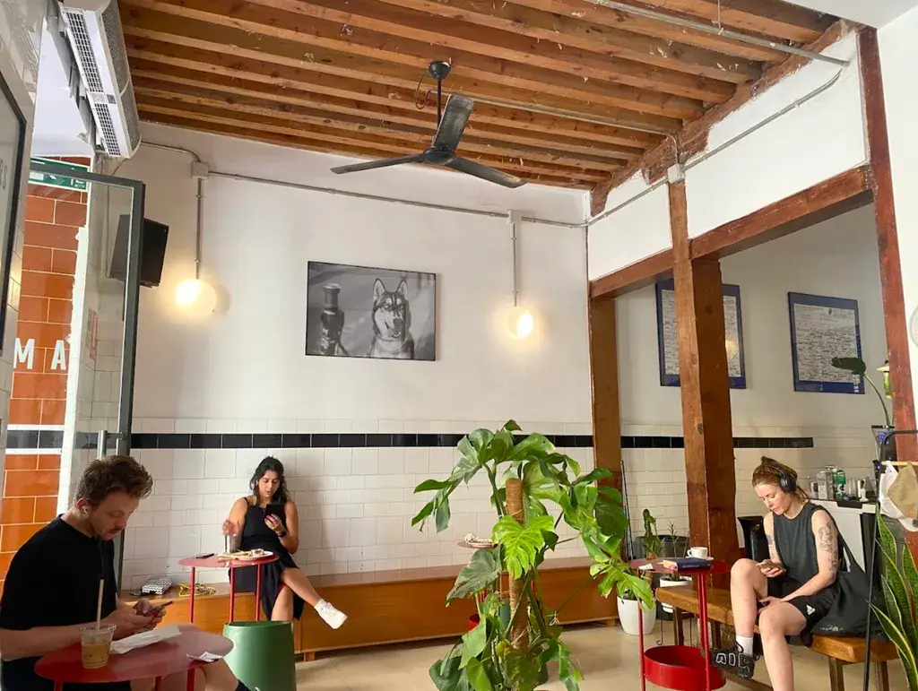 biblioteca-san-fermin-mesas-wifi-gratis
